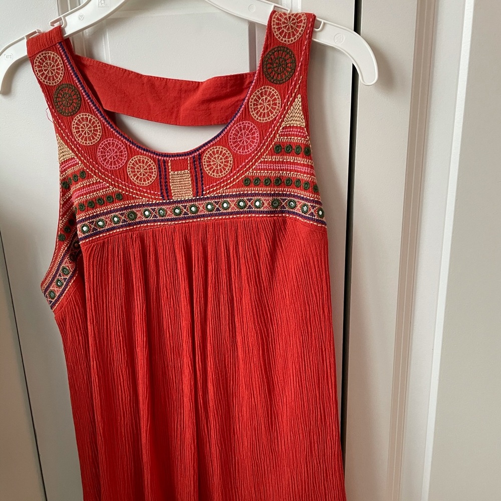 Orange detailed tank